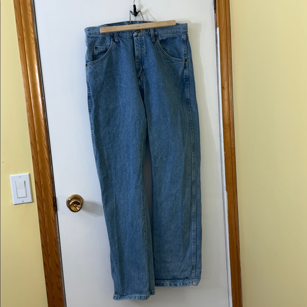 Vintage Wrangler Light Wash Straight Leg Jeans - Picture 2 of 7